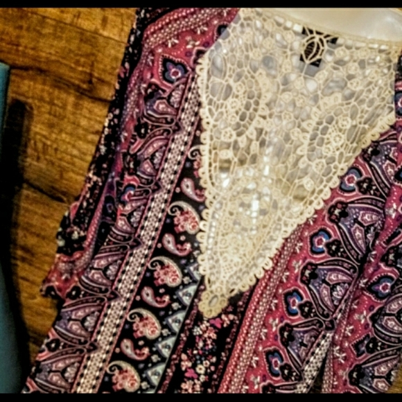 Stoosh Top Size L Paisley High Low Lace Back EUC - Picture 9 of 11